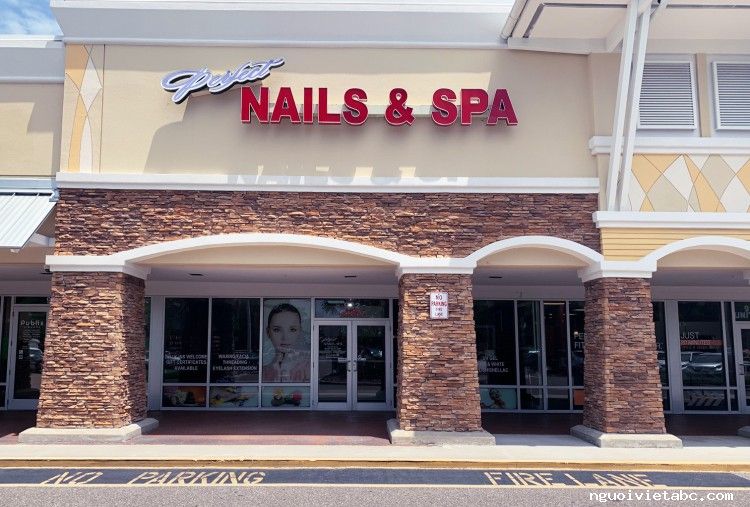 Cần thợ nail gấp